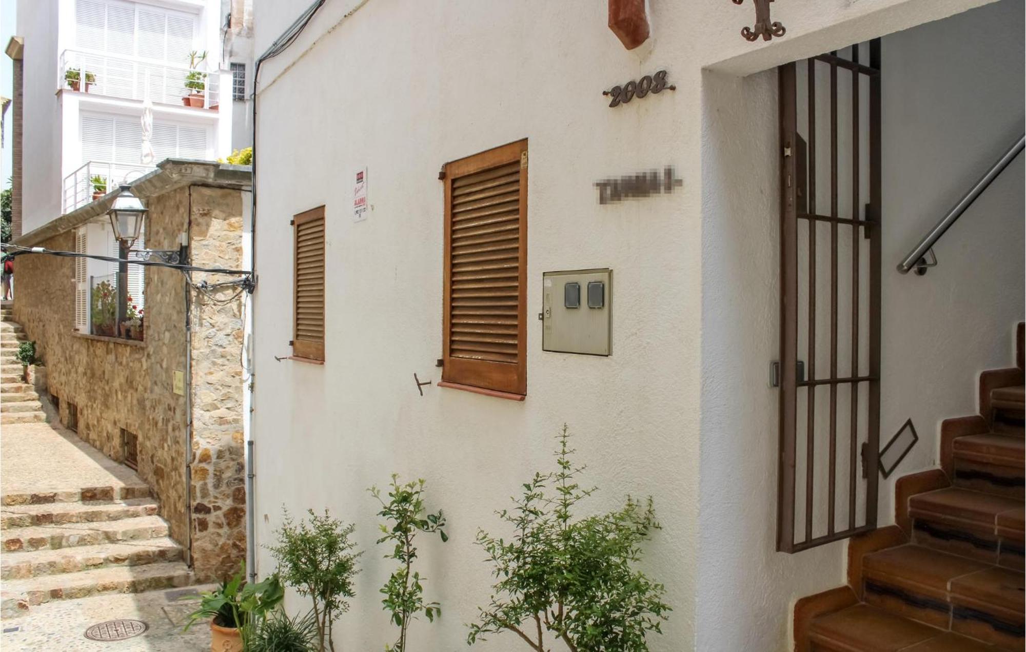 Amazing Apartment In Tossa De Mar With Wifi Exterior photo