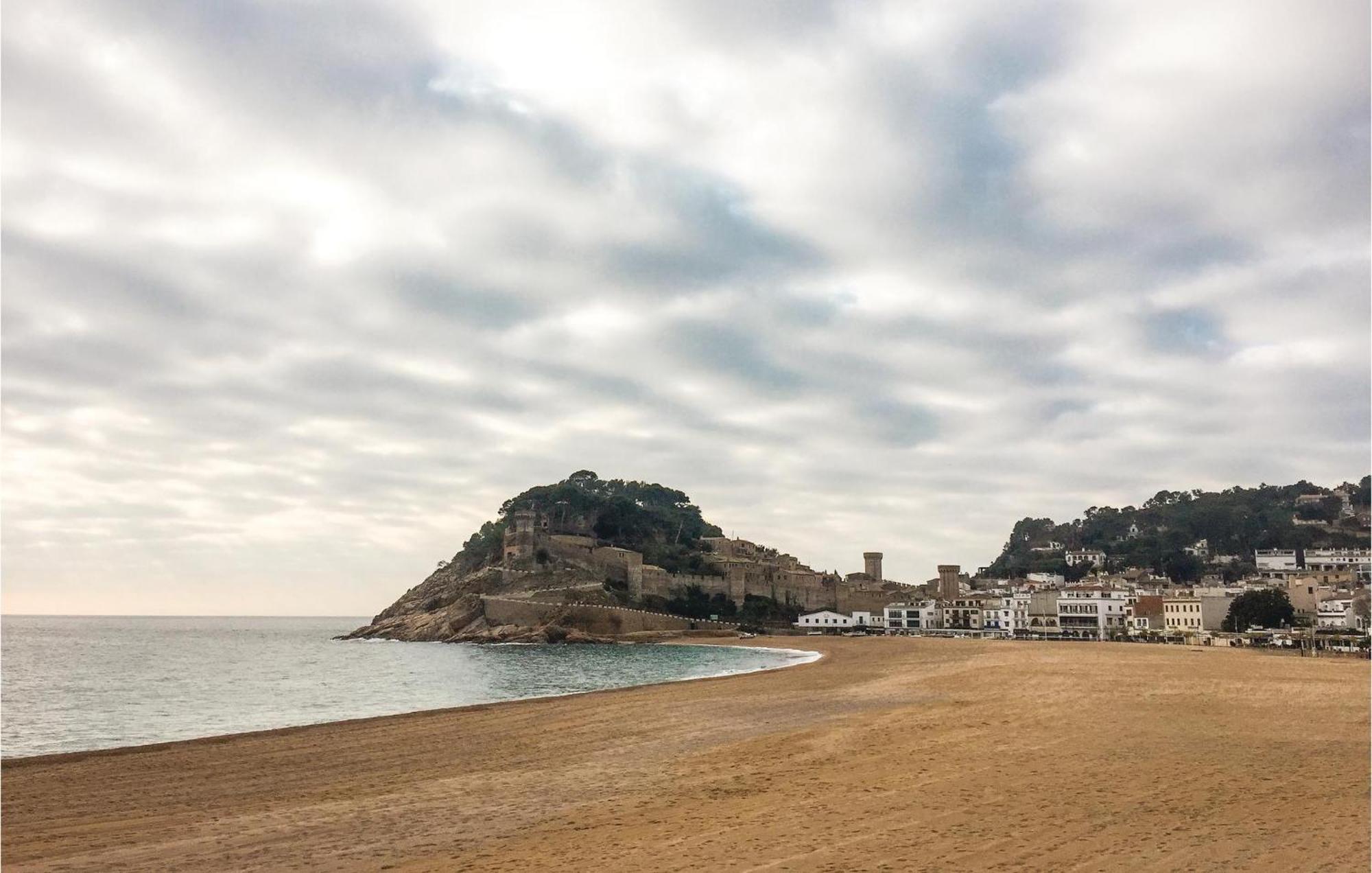 Amazing Apartment In Tossa De Mar With Wifi Exterior photo